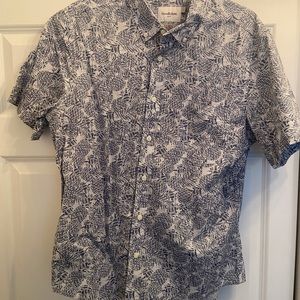 Slim fit dress shirt